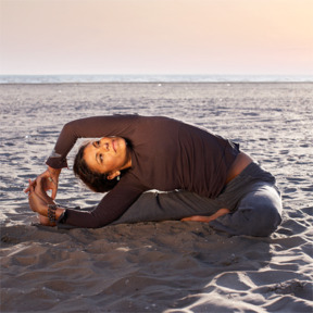 gedraaide Hoofd-naar-Kniehouding