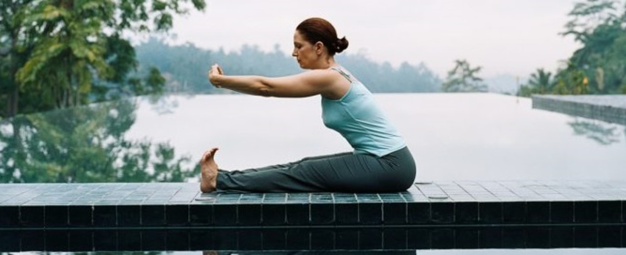 stafhouding-met-gestrekte-armen