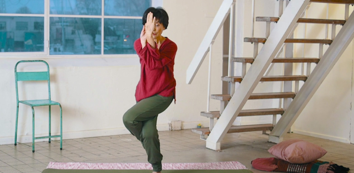 Flim Reydon - Voelen waar je bent yogales voor thuis