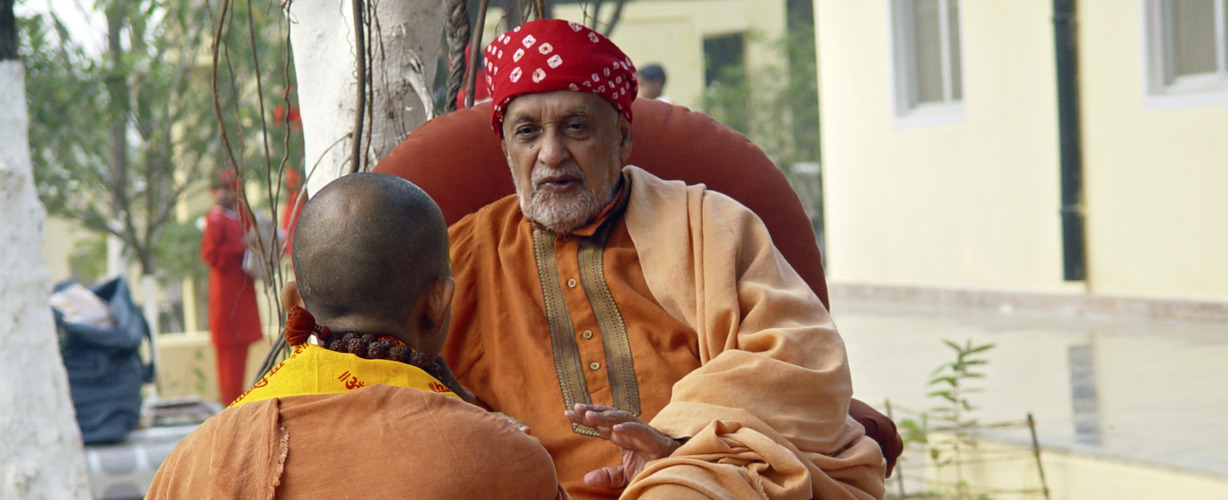 header satyananda yoga