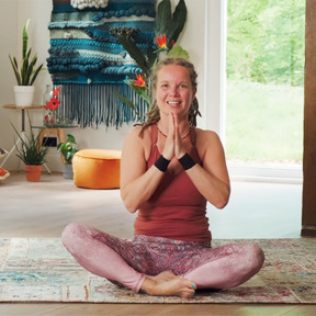Carry de Boer - yoga met een verhaal