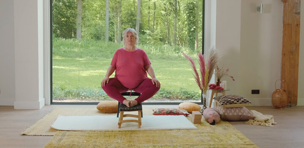 Accessible yoga - plus-size yoga met Colette Edelenbosch