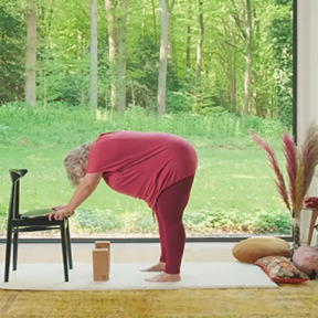 Plus-size yoga: Variaties op de Zonnegroet