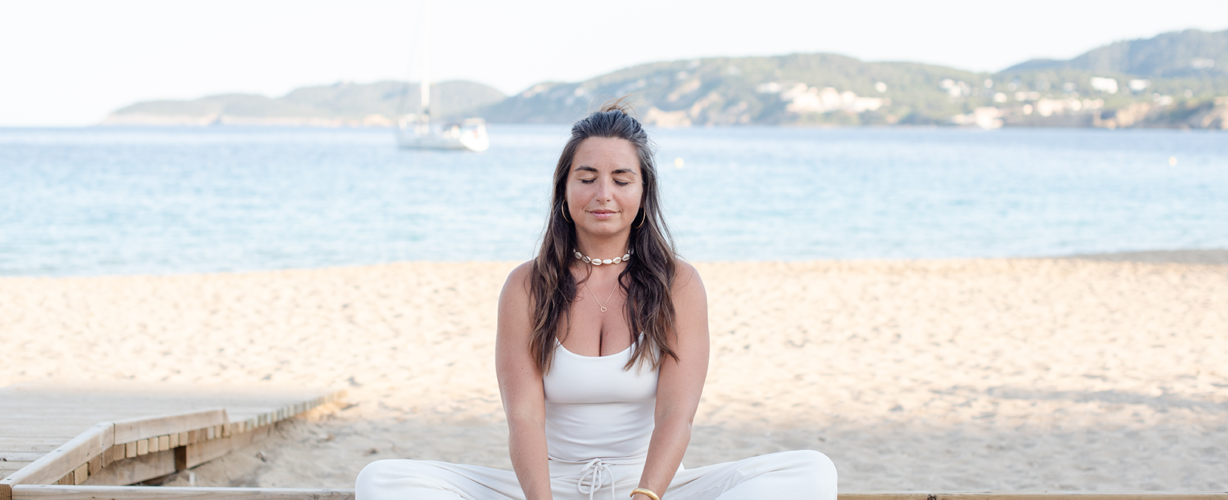 Laura-Yoga-Magazine-Sofia_Gomez_Fonzo-1