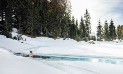 Auf-der-Suche-nach-dem-Winterlicht-Eisschwimmen-in-der-Region-Altenmarkt-Zauchensee_Oesterreich-Werbung_Nina-Baumgartner-thecreatingclick-com-