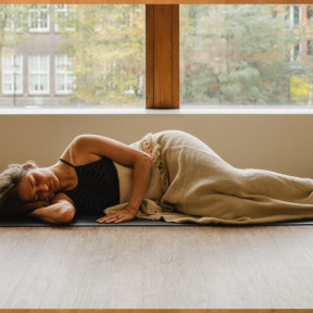 Uitgelichte afbeelding-yoga nidra-audio sessie 1-Diepe rust en herstel-1110×740