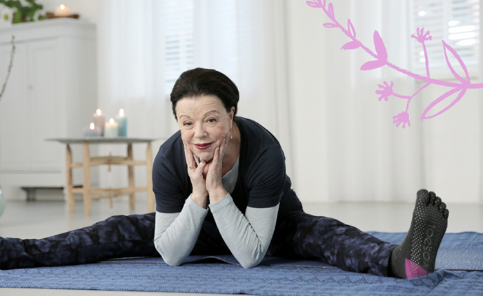 Deze yogadocente (73) is het voorbeeld van hoe je leuk ouder wordt