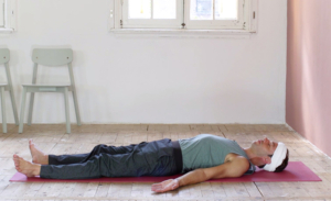 Patrick Vermeulen - how to yoga - savasana lijkhouding 720x440