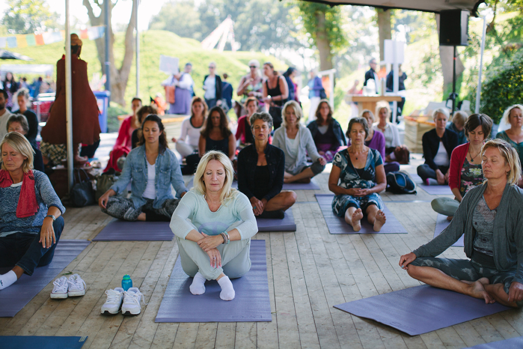 happinez festival yoga