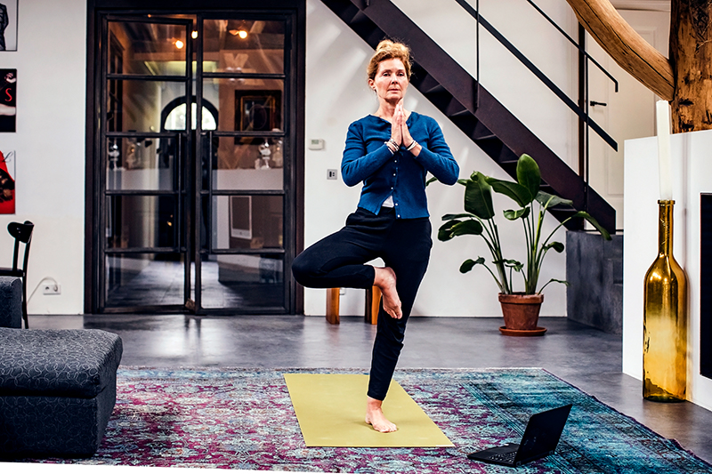 Lukt het jou om thuis yoga te doen?   