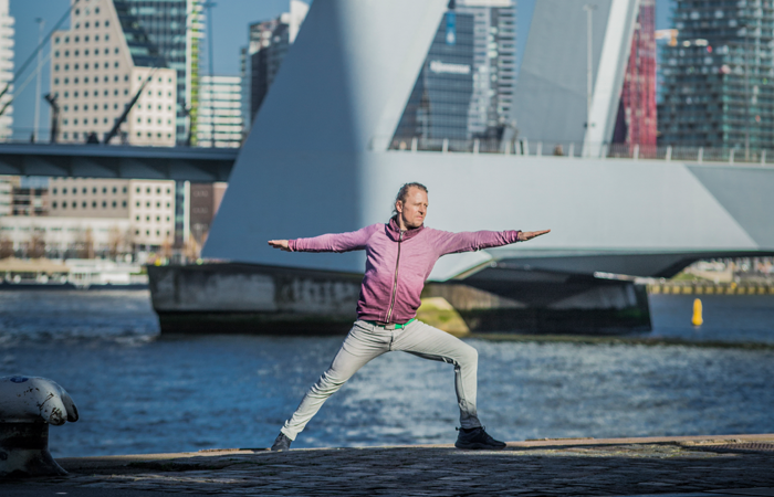 Ashtanga yoga hielp Thijs: ‘De Krijger gaf me kracht en vergrootte mijn zelfvertrouwen’