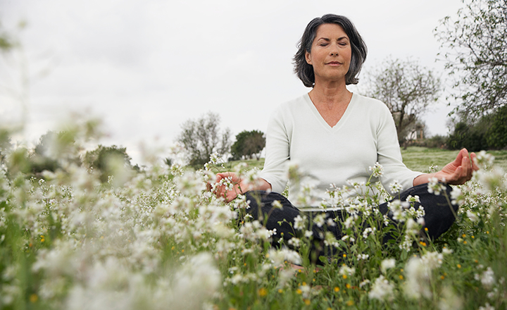 Soepel door de overgang: gratis les Hormoonyoga