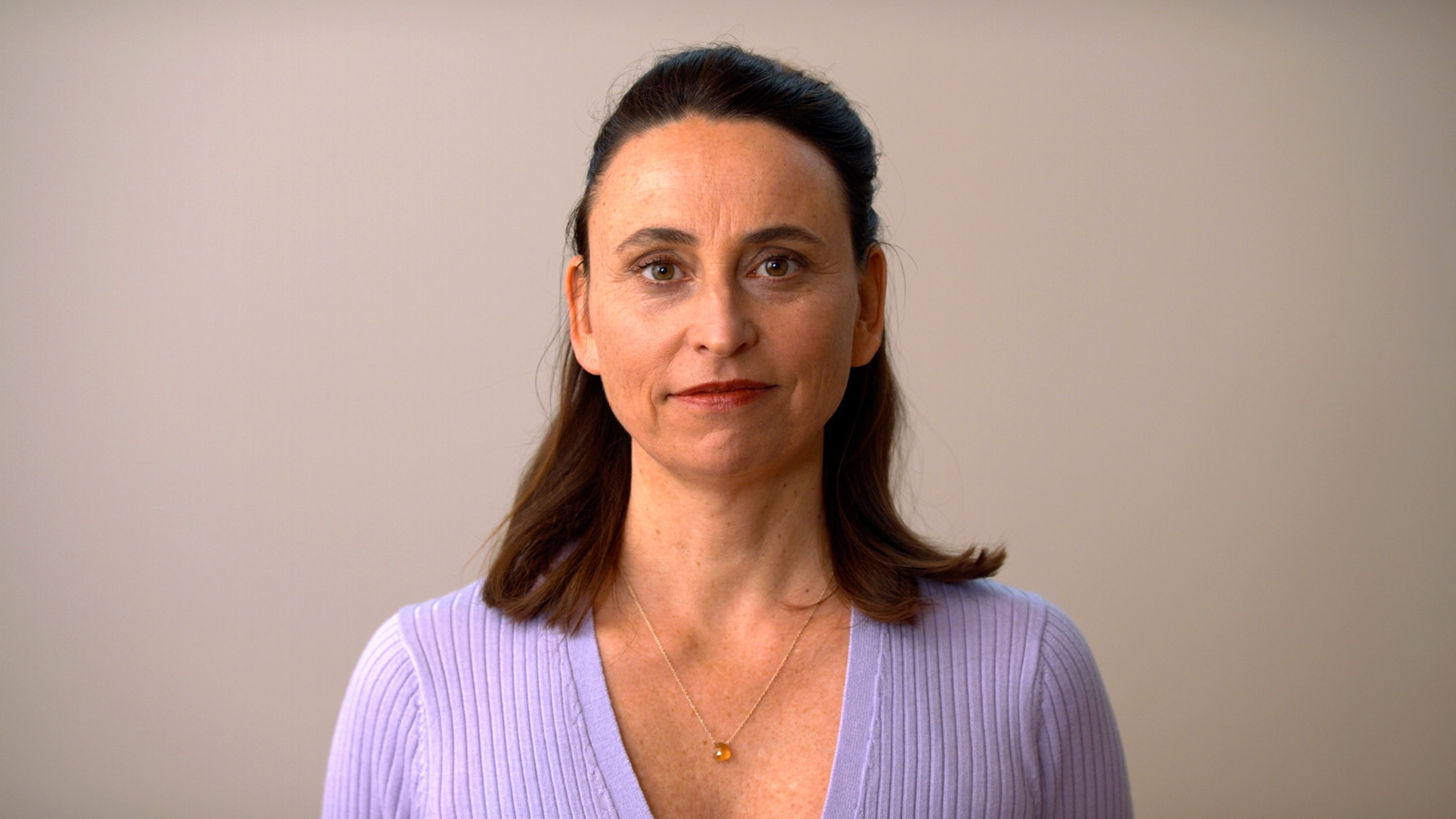 Dipika zes verdiepende vragen aan Nanda van Praag ⋆ Yoga Online