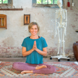 Energiek de lente in? Laat je houtenergie stromen met Yin yoga