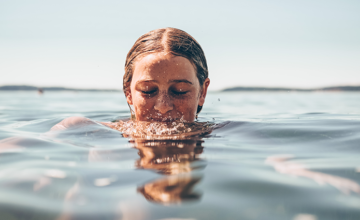 Hou je hoofd koel met Shitali Pranayama