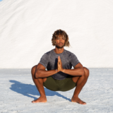 Vier variaties op de Yogi Squat (Malasana)