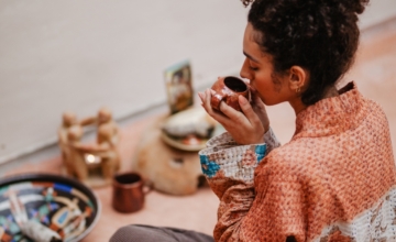 Yoga en cacao: dit kan een ceremonie voor je doen