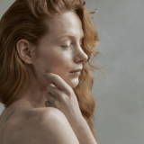Face yoga: Laat je gezicht stralen met deze natuurlijke facelift
