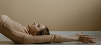 Kapha yoga voor lichtheid en beweging