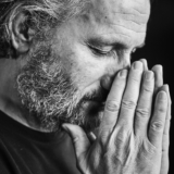 Marcel Musters: ‘Yoga leert me dat het leven simpel is’