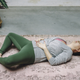 Hoogsensitief? Zet de wereld even uit met yoga