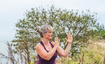 Odaka yoga voor de schouders en de rug