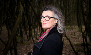 Door Yin yoga rekent Francine af met de 'zure juf' in haar hoofd